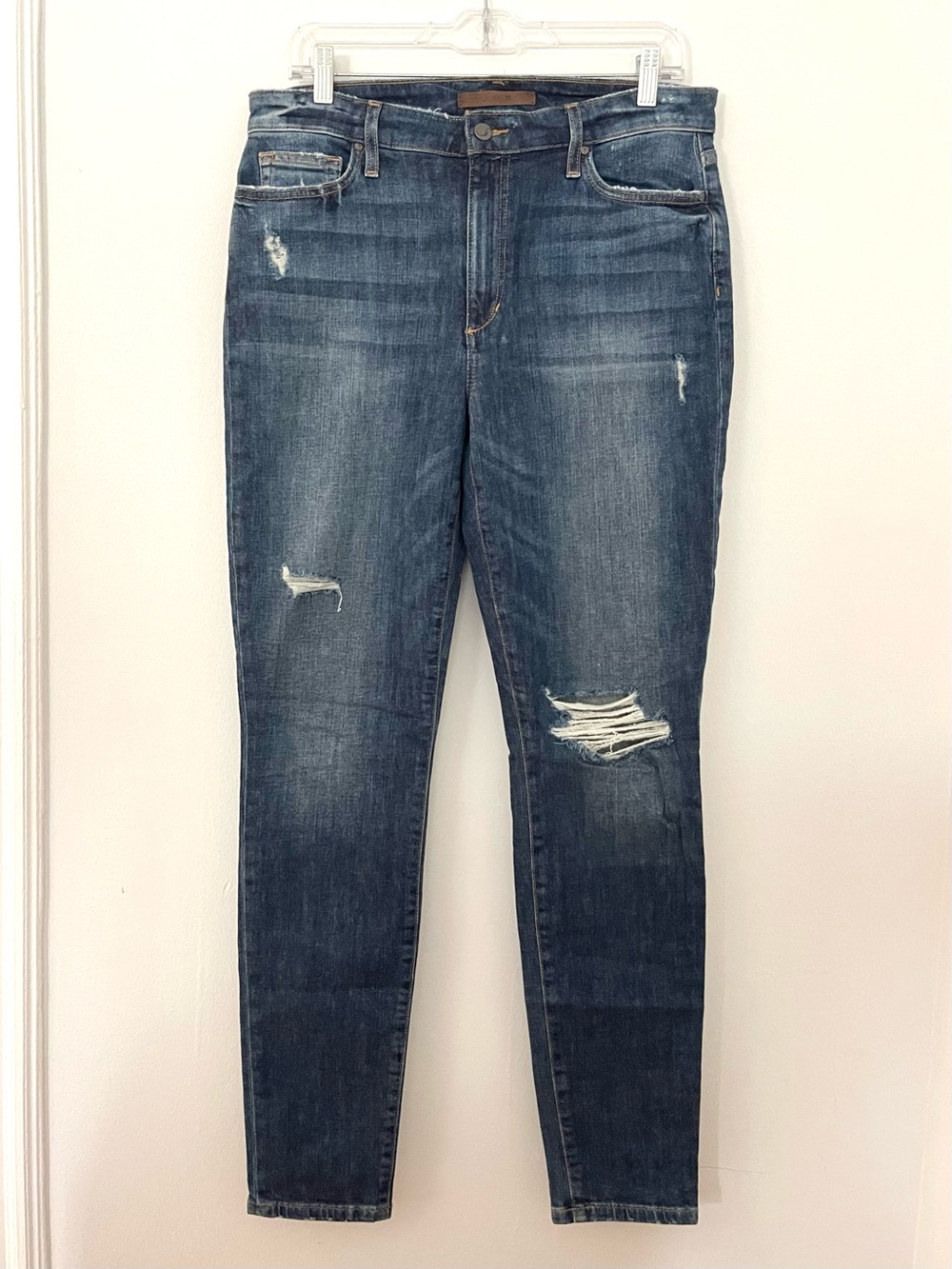 Distressed Women's High Rise Skinny Jean